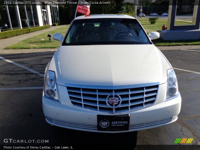 White Diamond Tricoat / Shale/Cocoa Accents 2011 Cadillac DTS Luxury