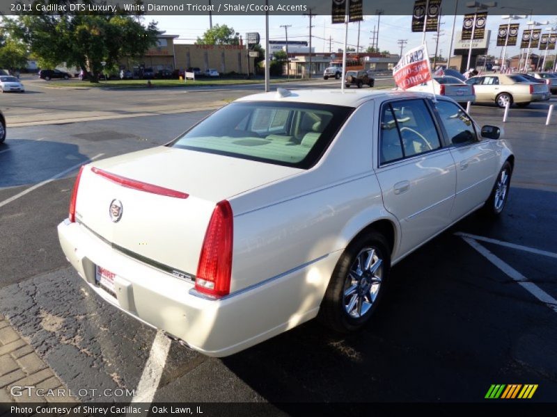 White Diamond Tricoat / Shale/Cocoa Accents 2011 Cadillac DTS Luxury