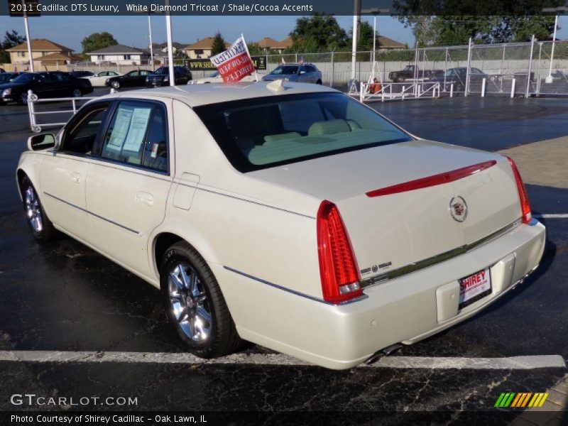 White Diamond Tricoat / Shale/Cocoa Accents 2011 Cadillac DTS Luxury