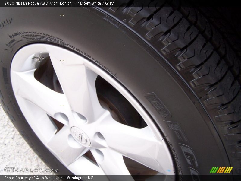 Phantom White / Gray 2010 Nissan Rogue AWD Krom Edition