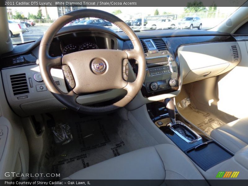 White Diamond Tricoat / Shale/Cocoa Accents 2011 Cadillac DTS Luxury