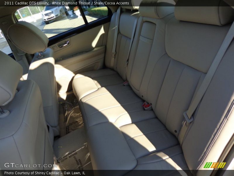 White Diamond Tricoat / Shale/Cocoa Accents 2011 Cadillac DTS Luxury