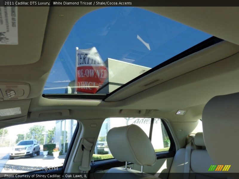 White Diamond Tricoat / Shale/Cocoa Accents 2011 Cadillac DTS Luxury