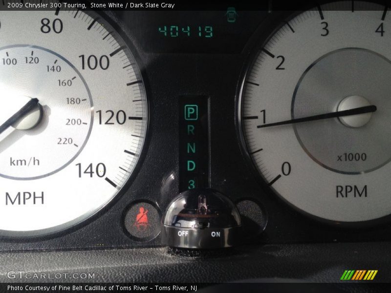 Stone White / Dark Slate Gray 2009 Chrysler 300 Touring