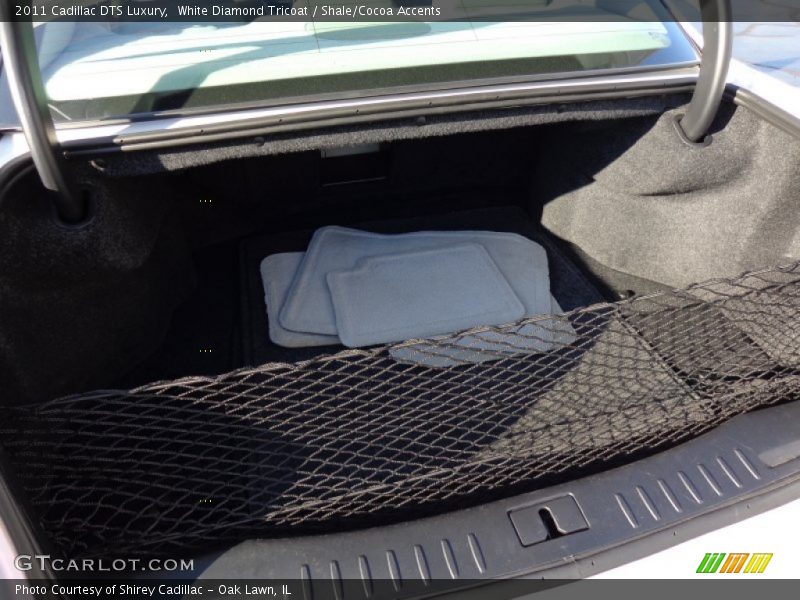 White Diamond Tricoat / Shale/Cocoa Accents 2011 Cadillac DTS Luxury