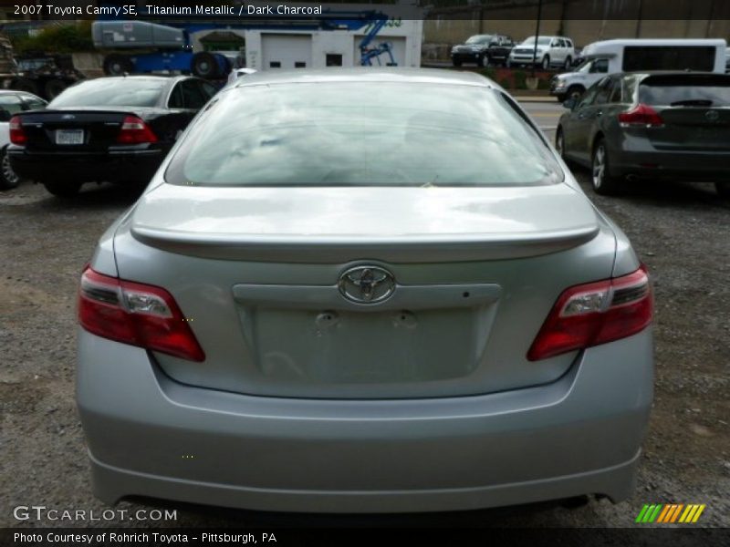 Titanium Metallic / Dark Charcoal 2007 Toyota Camry SE