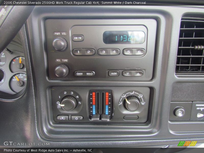 Summit White / Dark Charcoal 2006 Chevrolet Silverado 2500HD Work Truck Regular Cab 4x4