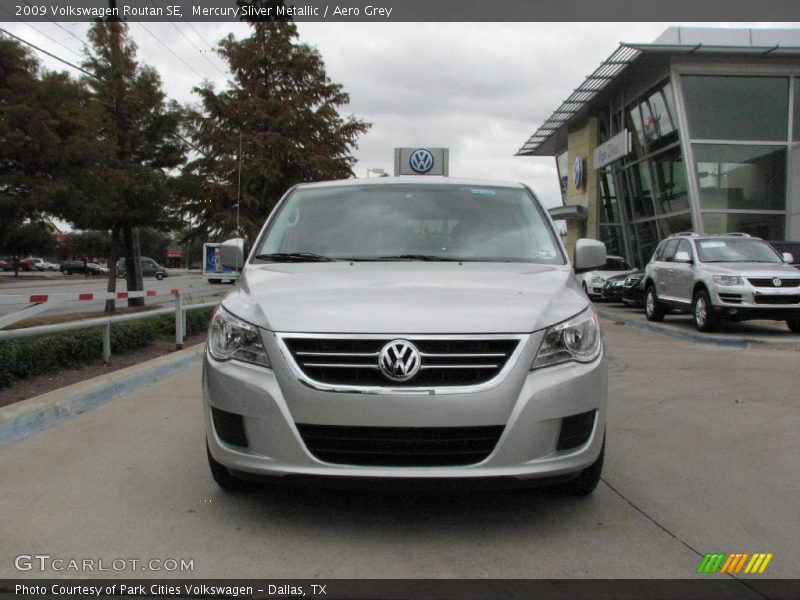Mercury Sliver Metallic / Aero Grey 2009 Volkswagen Routan SE