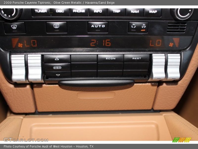 Controls of 2009 Cayenne Tiptronic