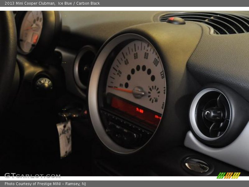 Ice Blue / Carbon Black 2013 Mini Cooper Clubman