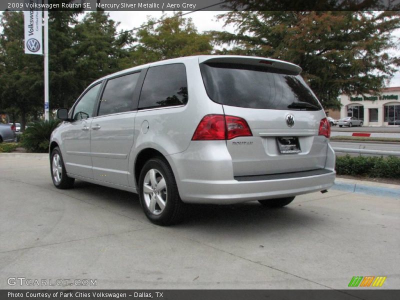 Mercury Sliver Metallic / Aero Grey 2009 Volkswagen Routan SE