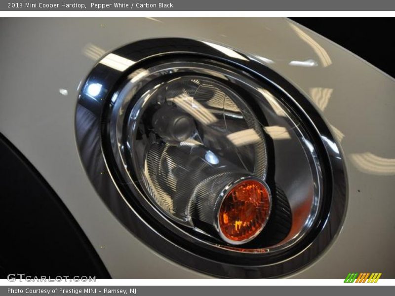 Pepper White / Carbon Black 2013 Mini Cooper Hardtop