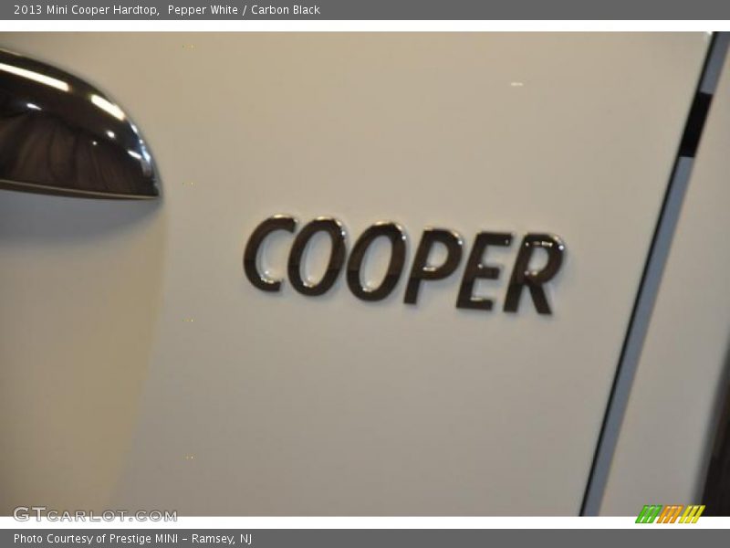 Pepper White / Carbon Black 2013 Mini Cooper Hardtop