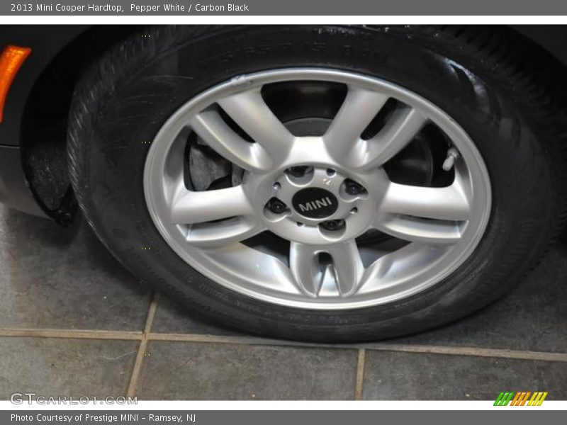 Pepper White / Carbon Black 2013 Mini Cooper Hardtop
