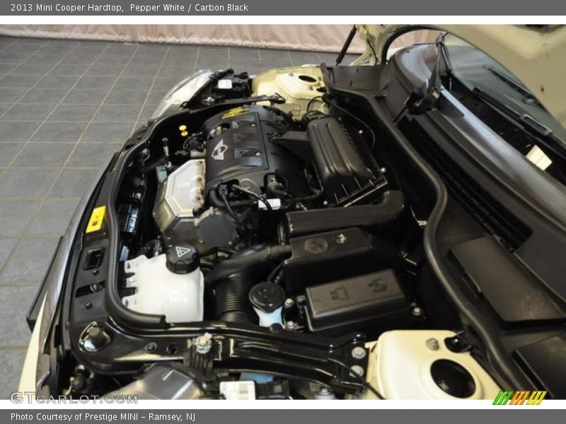 Pepper White / Carbon Black 2013 Mini Cooper Hardtop