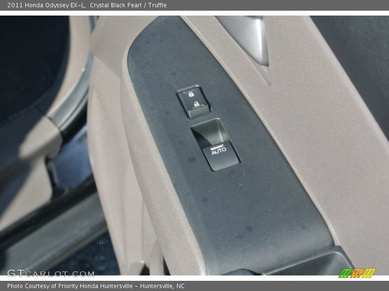 Crystal Black Pearl / Truffle 2011 Honda Odyssey EX-L
