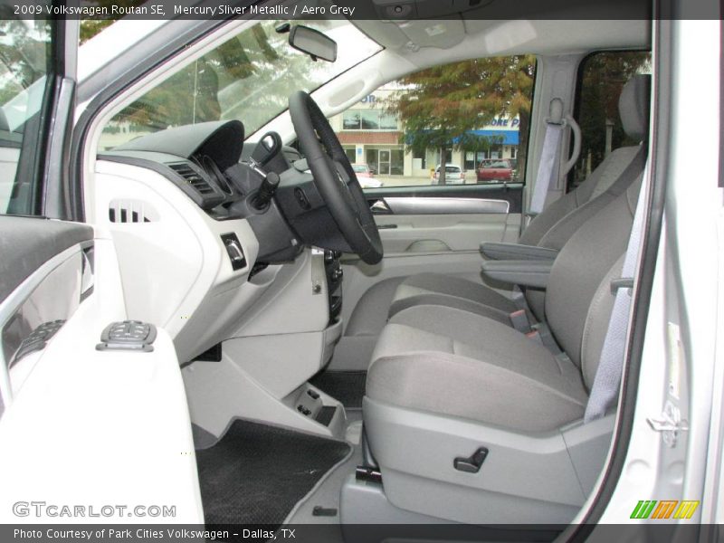 Mercury Sliver Metallic / Aero Grey 2009 Volkswagen Routan SE