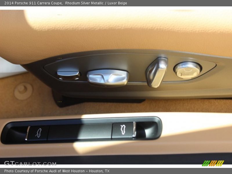 Controls of 2014 911 Carrera Coupe