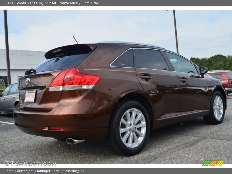 Sunset Bronze Mica / Light Gray 2011 Toyota Venza I4