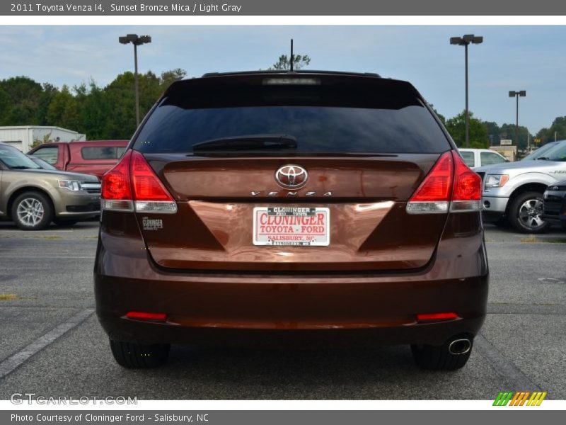 Sunset Bronze Mica / Light Gray 2011 Toyota Venza I4