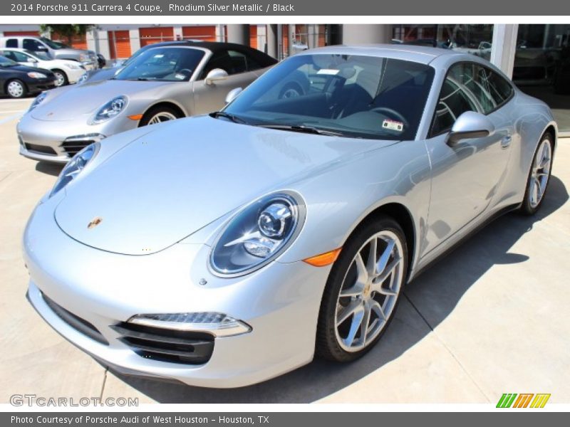 Front 3/4 View of 2014 911 Carrera 4 Coupe