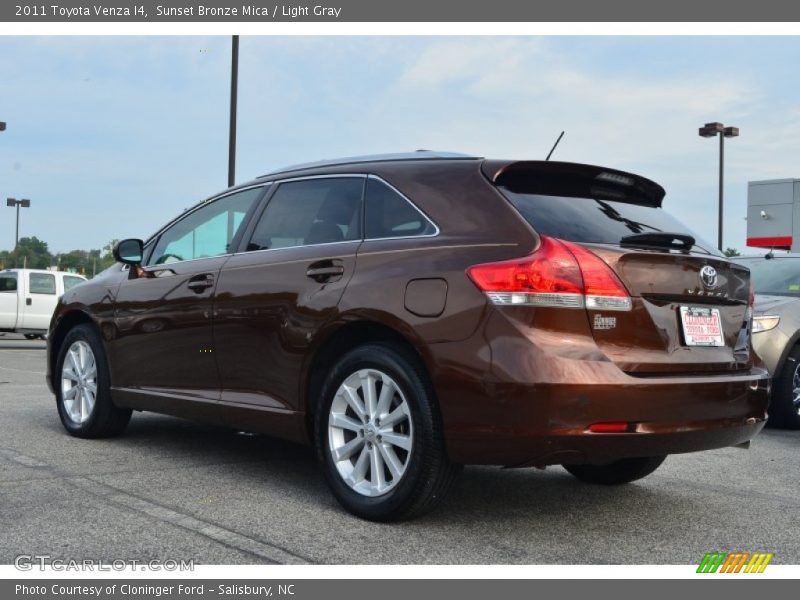 Sunset Bronze Mica / Light Gray 2011 Toyota Venza I4