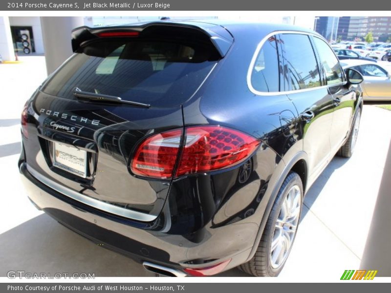 Jet Black Metallic / Luxor Beige 2014 Porsche Cayenne S