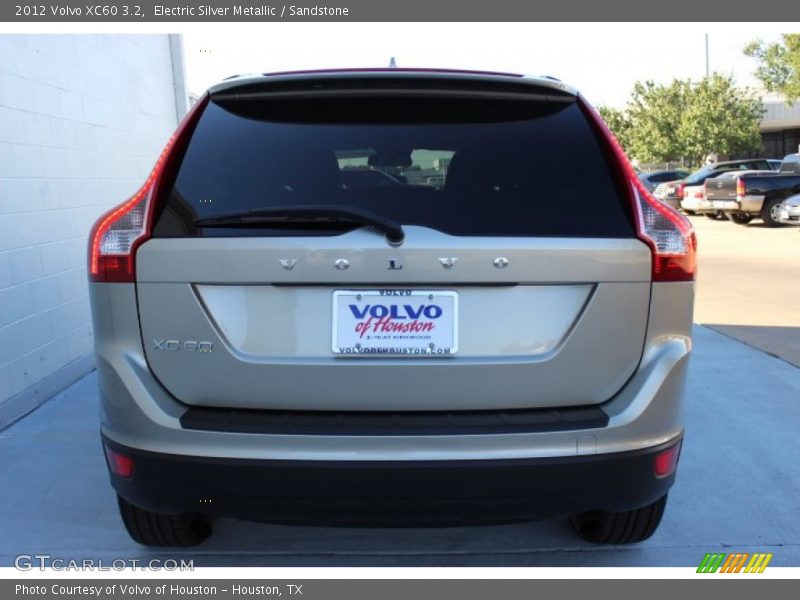 Electric Silver Metallic / Sandstone 2012 Volvo XC60 3.2