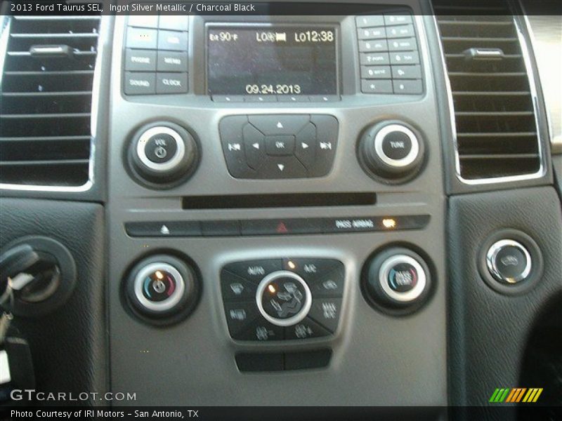 Ingot Silver Metallic / Charcoal Black 2013 Ford Taurus SEL