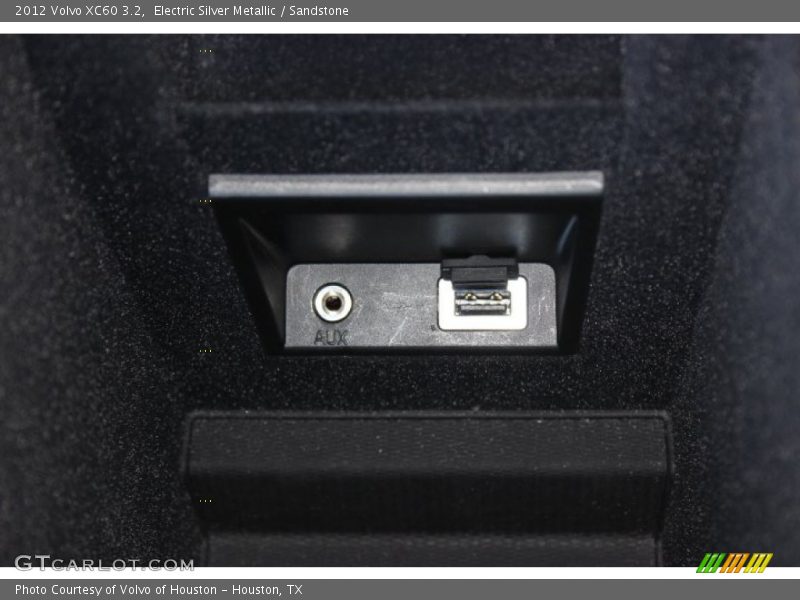 Electric Silver Metallic / Sandstone 2012 Volvo XC60 3.2
