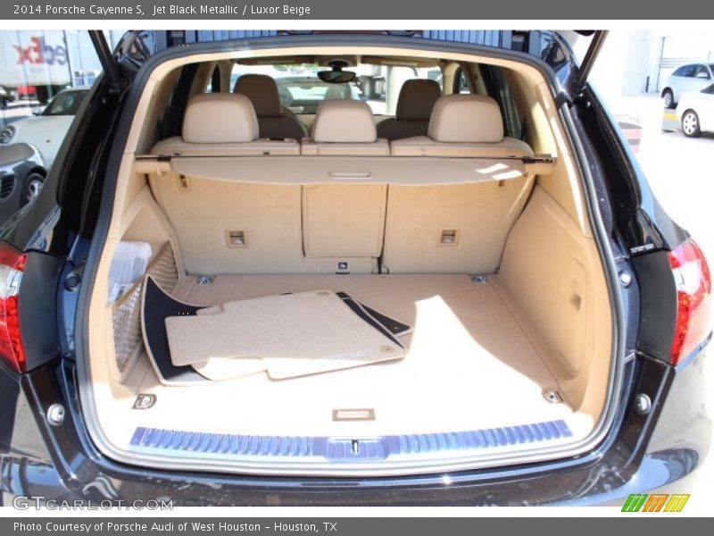  2014 Cayenne S Trunk