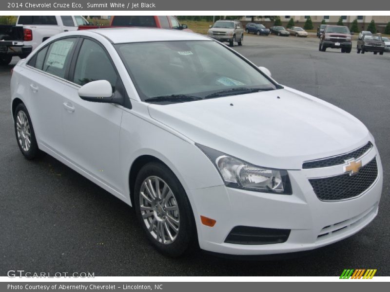 Front 3/4 View of 2014 Cruze Eco