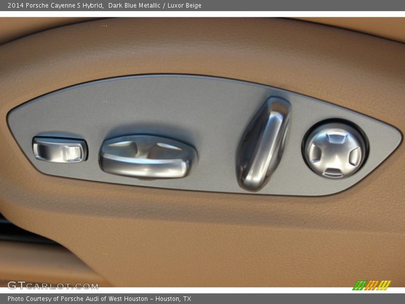 Controls of 2014 Cayenne S Hybrid