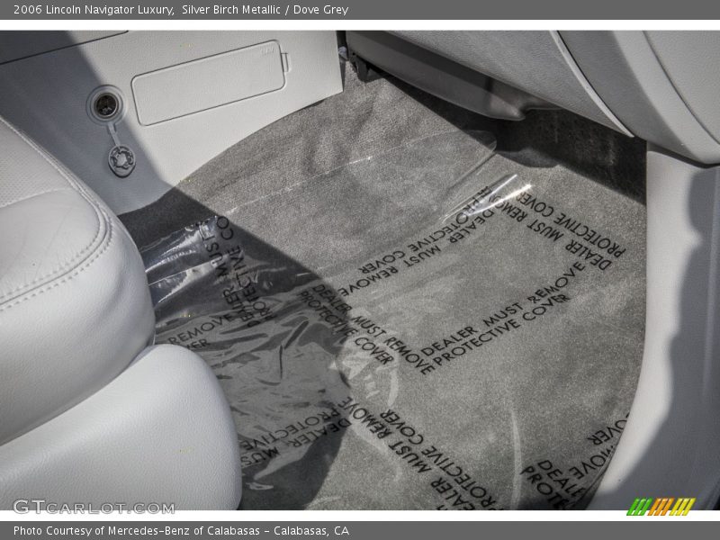 Silver Birch Metallic / Dove Grey 2006 Lincoln Navigator Luxury