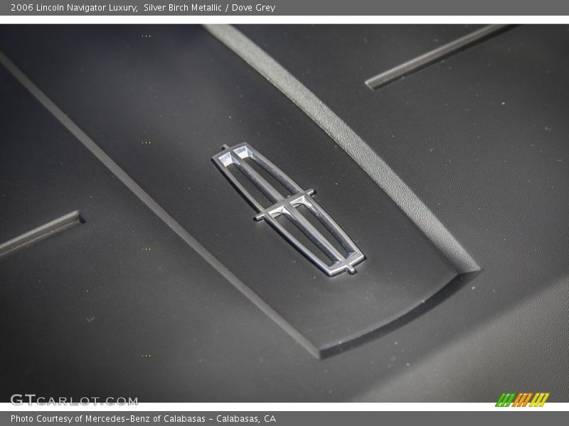 Silver Birch Metallic / Dove Grey 2006 Lincoln Navigator Luxury