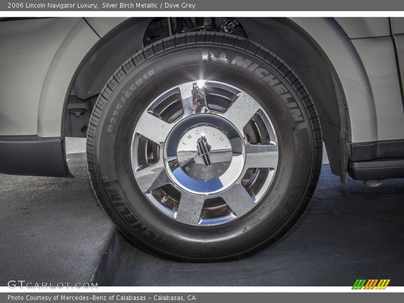  2006 Navigator Luxury Wheel