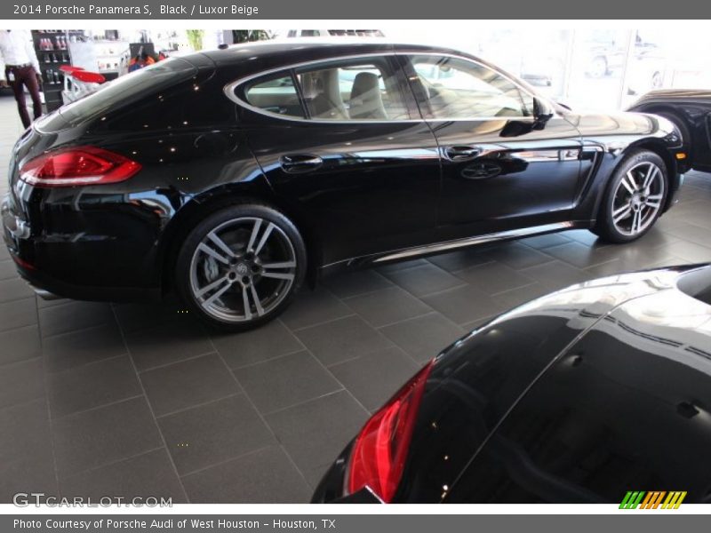 Black / Luxor Beige 2014 Porsche Panamera S