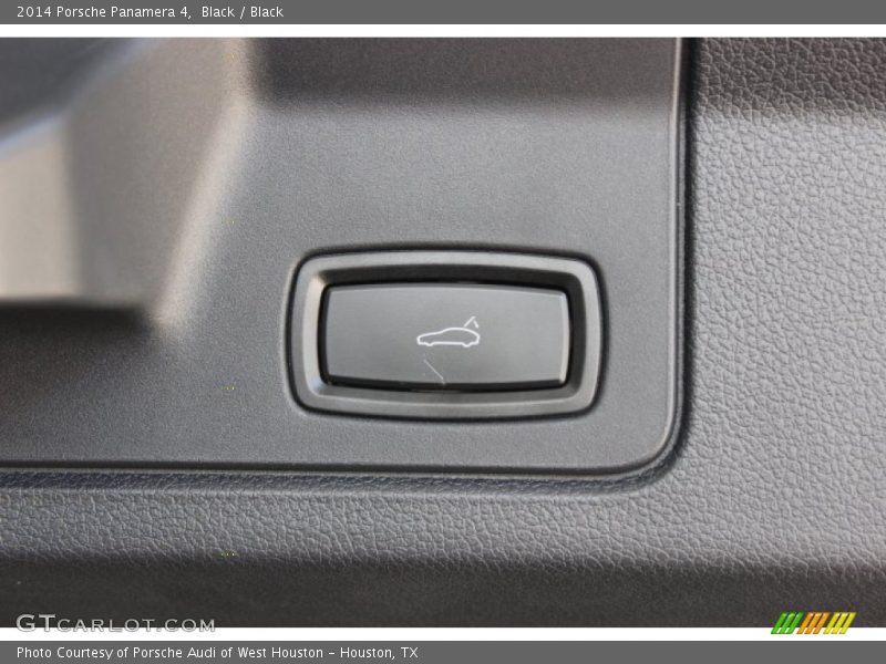 Controls of 2014 Panamera 4