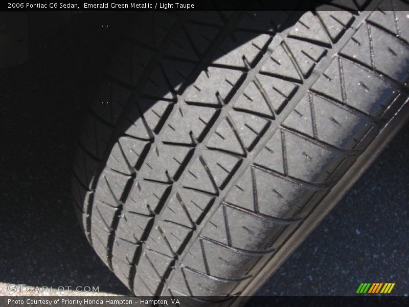 Emerald Green Metallic / Light Taupe 2006 Pontiac G6 Sedan