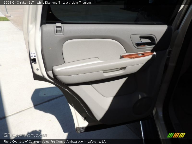 White Diamond Tricoat / Light Titanium 2008 GMC Yukon SLT