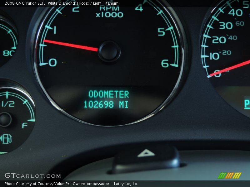 White Diamond Tricoat / Light Titanium 2008 GMC Yukon SLT