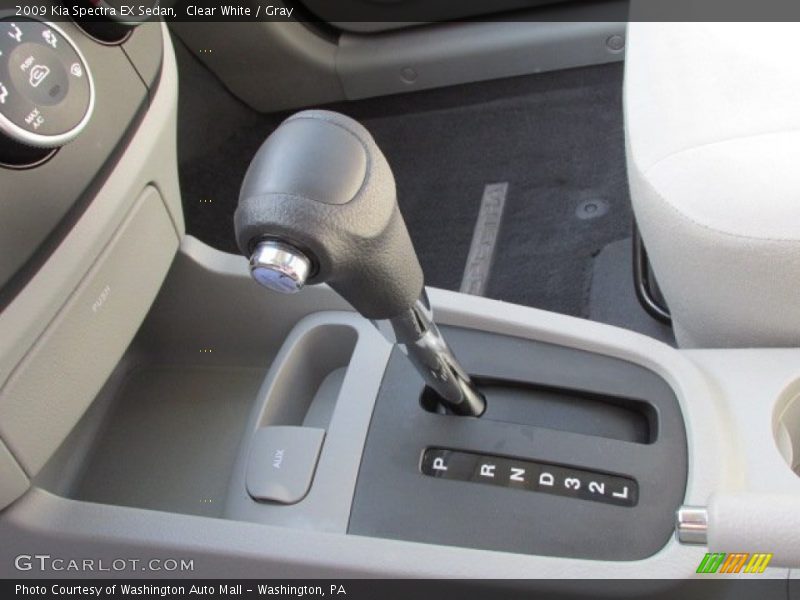 Clear White / Gray 2009 Kia Spectra EX Sedan