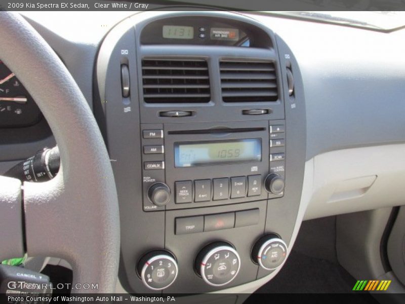 Clear White / Gray 2009 Kia Spectra EX Sedan