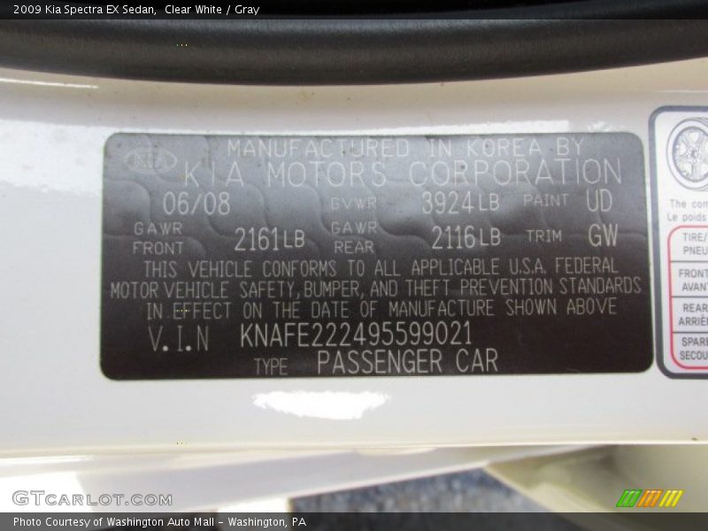 Clear White / Gray 2009 Kia Spectra EX Sedan