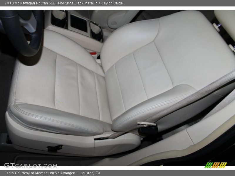 Nocturne Black Metallic / Ceylon Beige 2010 Volkswagen Routan SEL