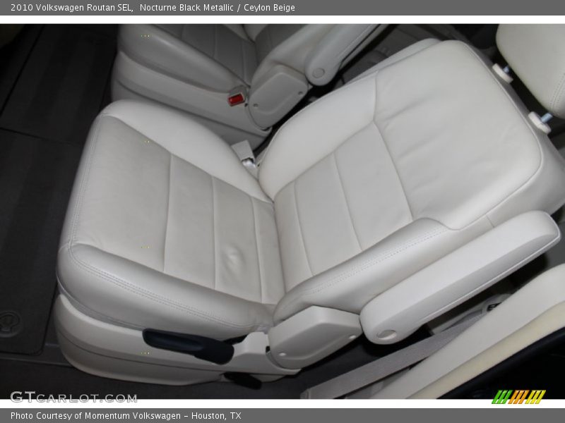 Nocturne Black Metallic / Ceylon Beige 2010 Volkswagen Routan SEL