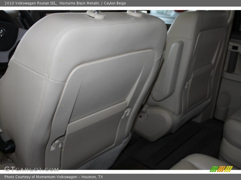 Nocturne Black Metallic / Ceylon Beige 2010 Volkswagen Routan SEL