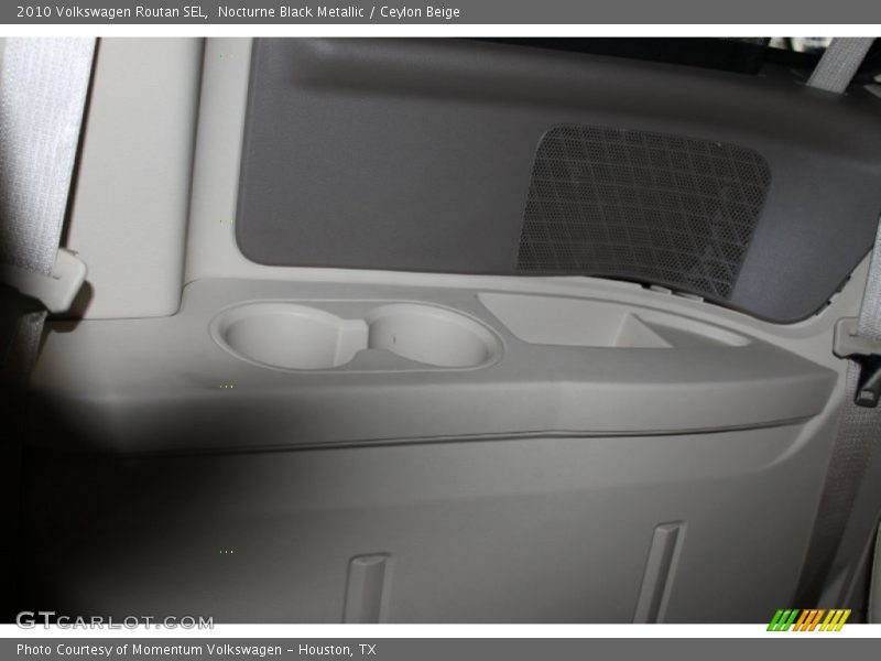 Nocturne Black Metallic / Ceylon Beige 2010 Volkswagen Routan SEL