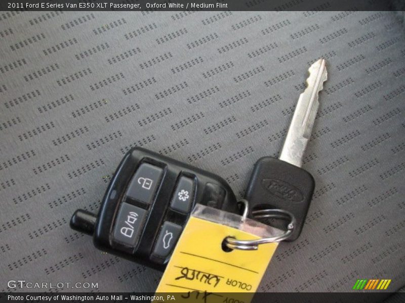 Oxford White / Medium Flint 2011 Ford E Series Van E350 XLT Passenger