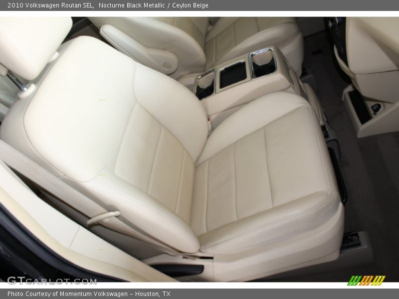 Nocturne Black Metallic / Ceylon Beige 2010 Volkswagen Routan SEL